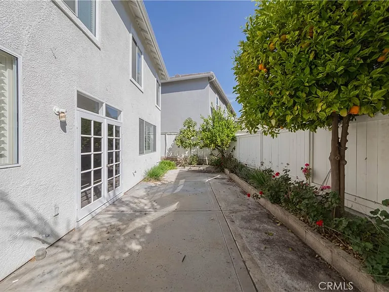 54 Melrose Dr — Photo 17