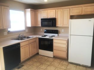 401 Lexington Rd #D, Pleasant Hill, MO 64080