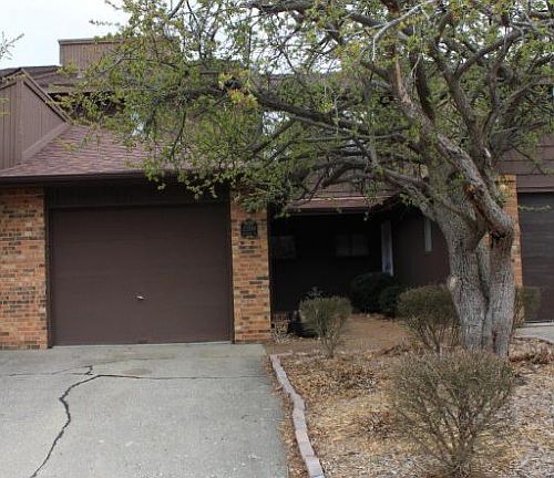 2nd image of 2200 Bushnell Dr APT E