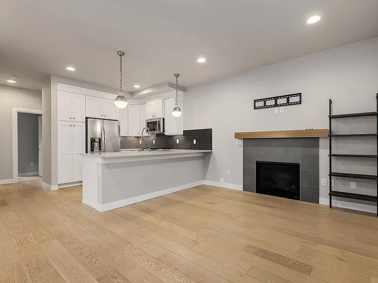 22729 SE 14th Ct #13 — Photo 5