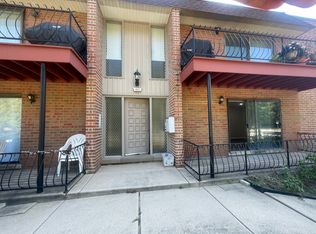 641 N Carroll Pkwy APT 107, Glenwood, IL 60425
