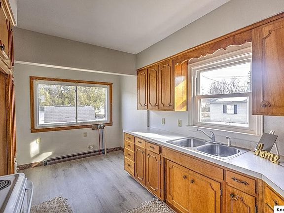 5th image of 108 Ringold St