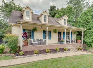 112 Acorn Dr, Dickson, TN 37055