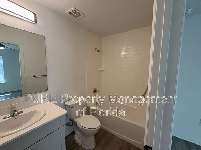 339 NE Sanchez Ave #103 — Photo 37