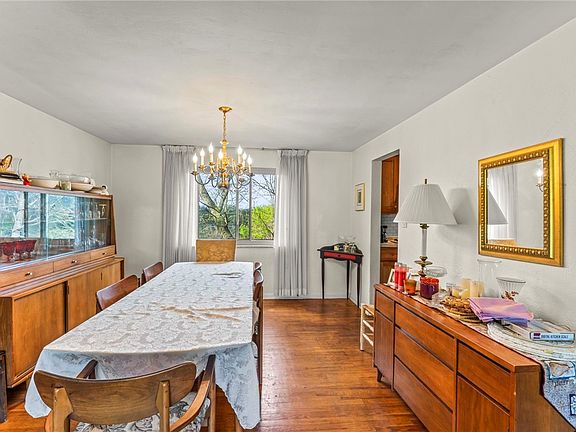 5th image of 207 Marion Dr