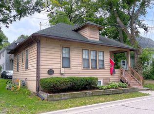 1325 Saint James Ct, Madison, WI 53715