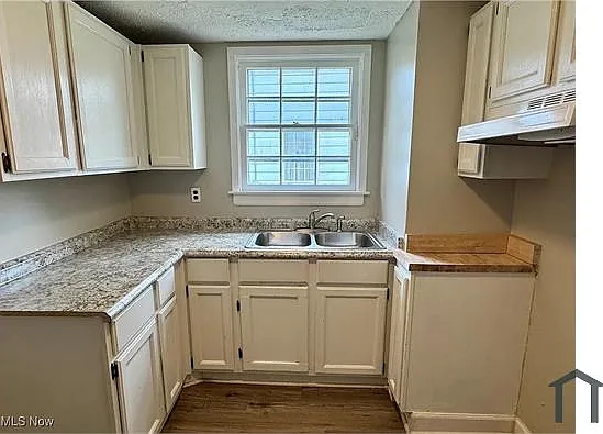 3 bed, 1216 sqft, $1,600 — Photo 2