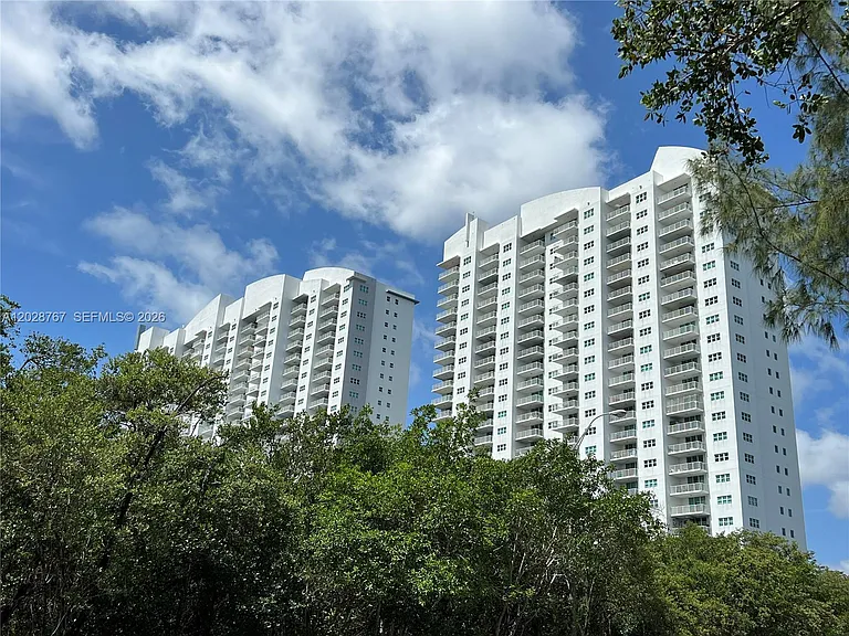 14951 Royal Oaks Ln #2002 — Photo 33