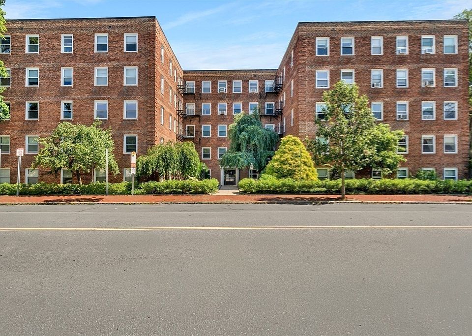 1st image of 395 Broadway APT L3a