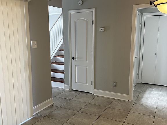 3rd image of 300 Elks Cv APT 3