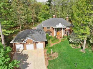 120 Stonebridge Ct, Green Bay, WI 54313