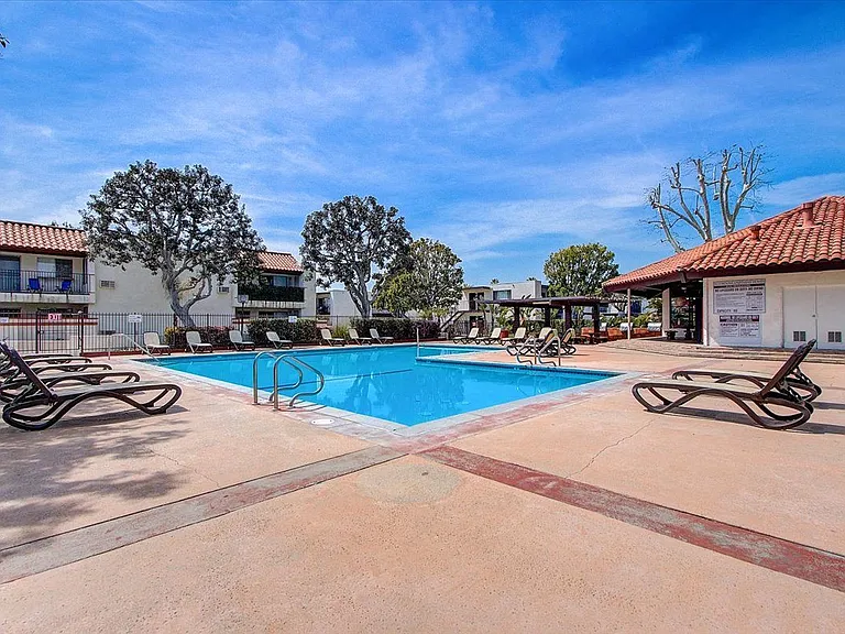 El Cordova Apartments — Photo 5