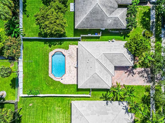 2nd image of 200 NW 17th Ave
