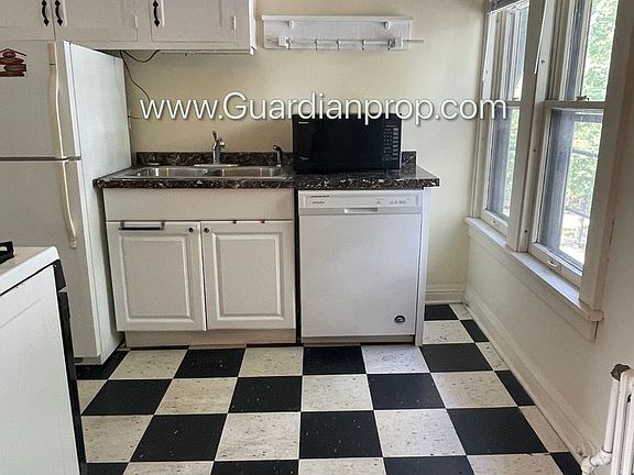 4th image of 3343 15th Ave S APT 3