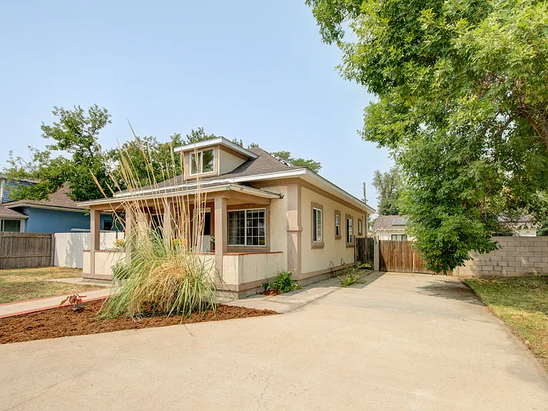 4987 Grove St — Photo 2