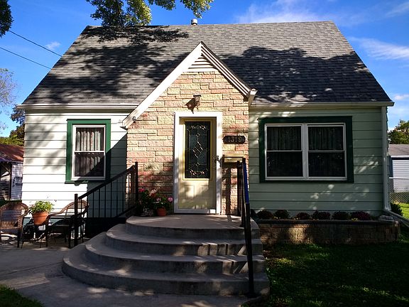 Charming front entrance