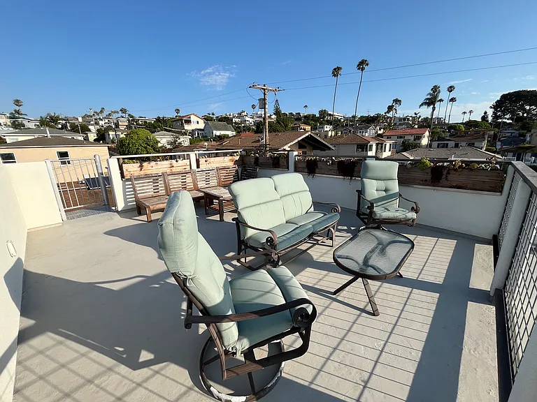 4649 Santa Monica Ave — Photo 9