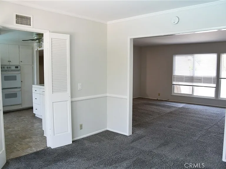 522 E Collins Ave — Photo 16