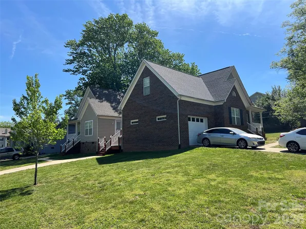 5111 Clearwater Rd, Charlotte, NC 28217