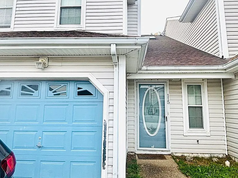 115 Squire Reach — Photo 1