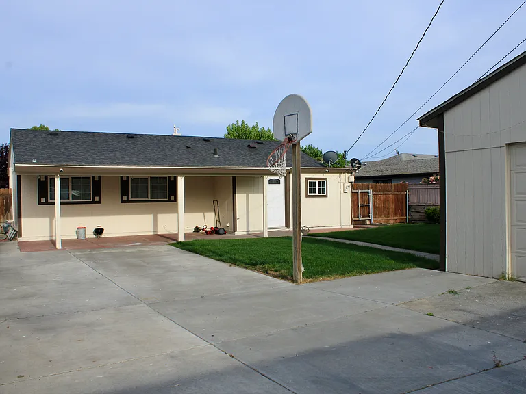 1708 N 17th Ave — Photo 4