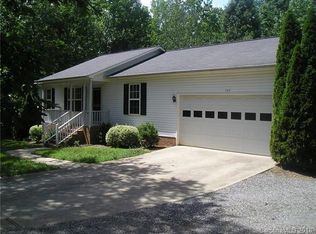 120 Valleyview Rd, Mooresville, NC 28117