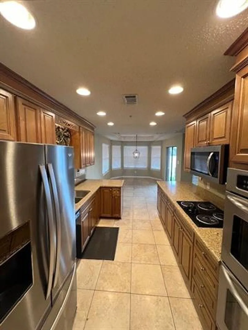 Move in ready in Eden Isles — Photo 3