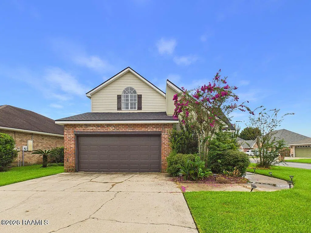 2 bed, 2.5 bath, 1662 sqft, $1,700 — Photo 1