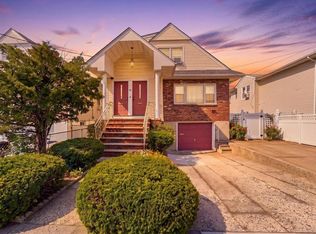 81 Country Village Rd, Jersey City, NJ 07305