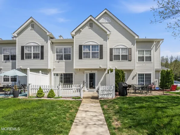 98 Watson Court, Howell, NJ 07731