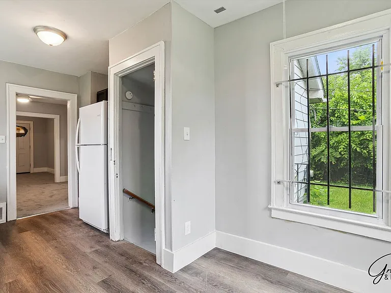 17520 Russell St — Photo 9