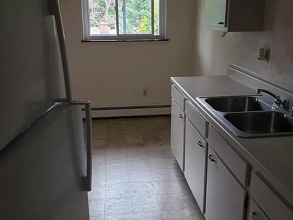 5th image of 125 E Saginaw Hwy #11372561