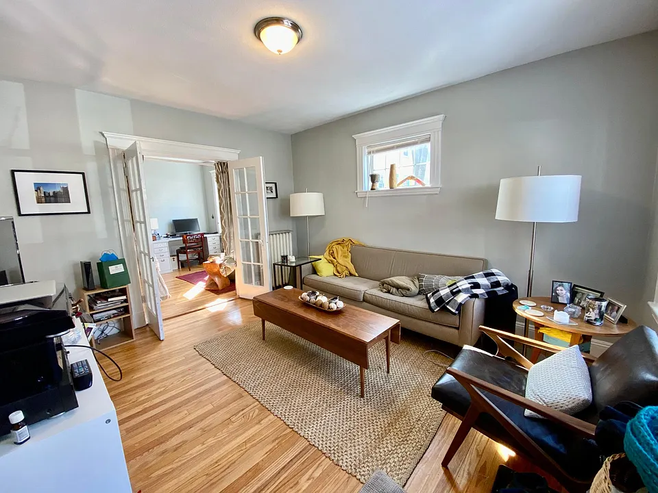 24 Saint Peter St #1R