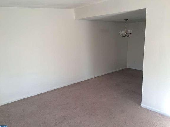 4th image of 8213 Rockwell Ave