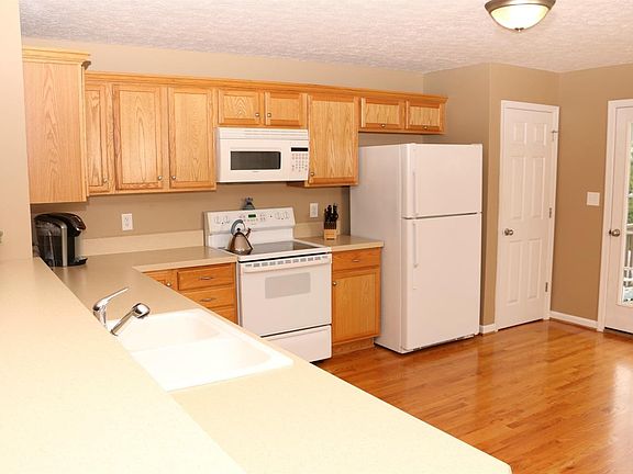 2nd image of 601 Northwynd Cir