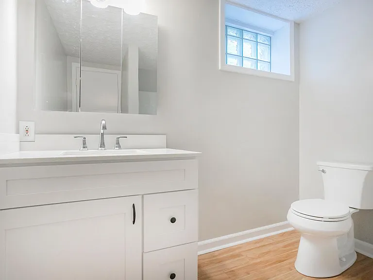 4933 Millerwood Dr — Photo 30