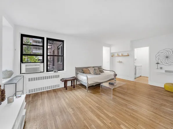 54 E 8th St APT 3L, Manhattan, NY 10003