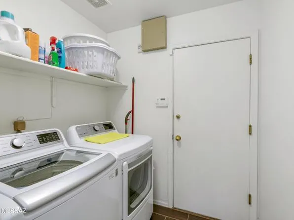 9556 N Elan Ln, Tucson, AZ 85742