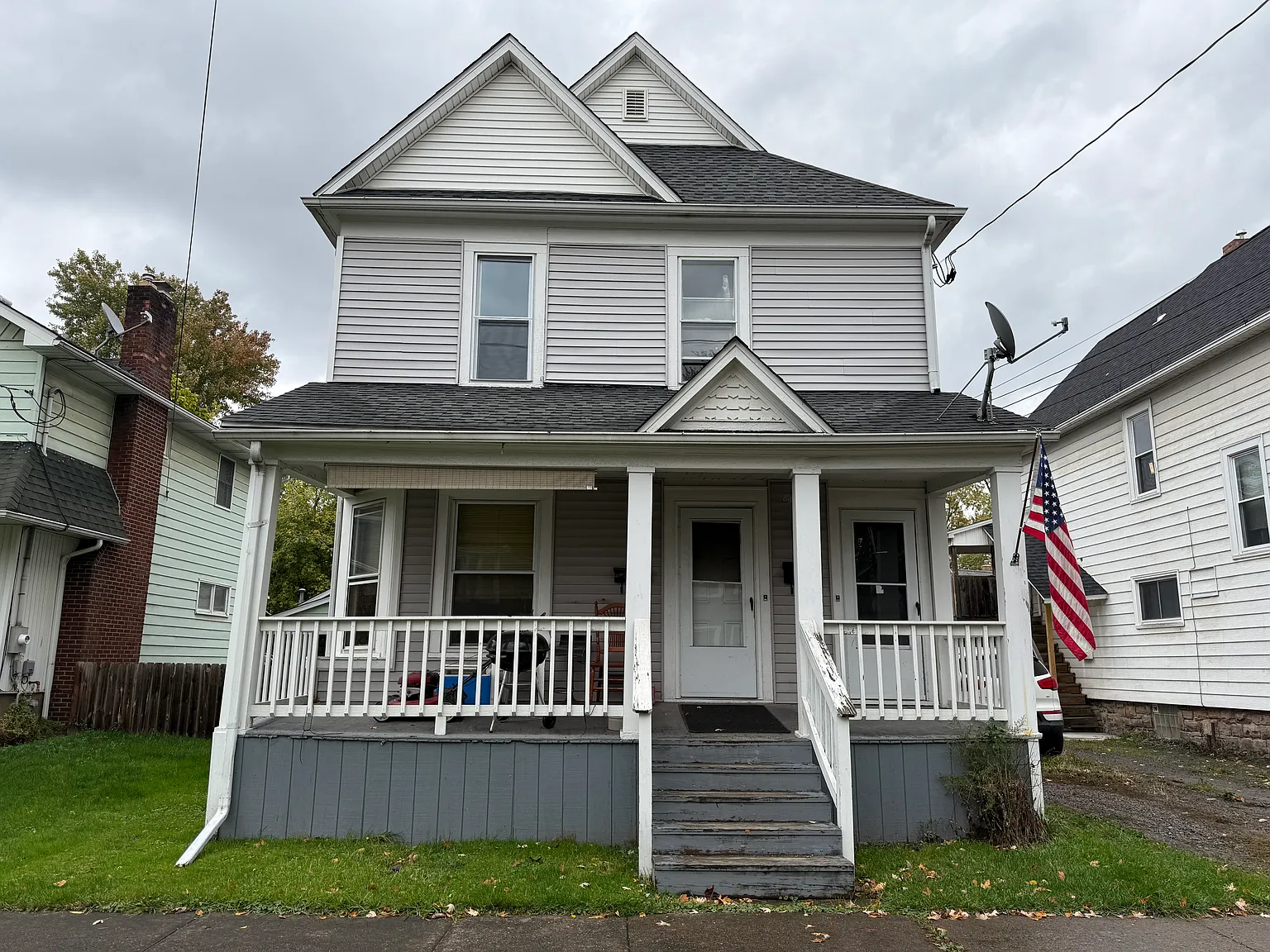 2 bed, $1,000 — Photo 1