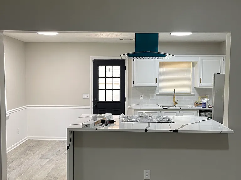 6210 Lynridge Ave — Photo 7