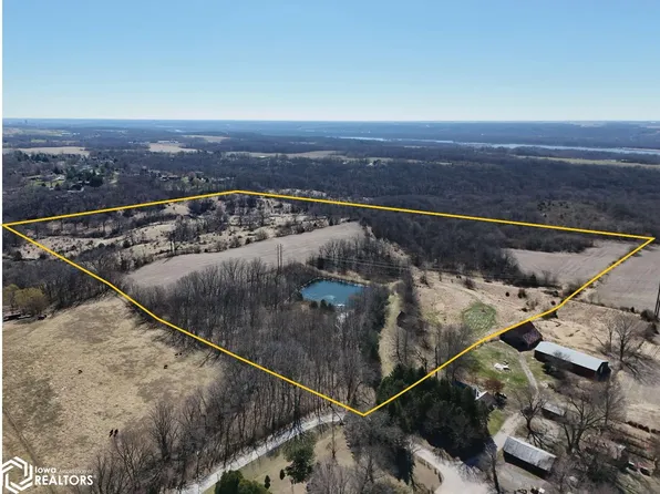 Ziegler Ave, Blue Grass, IA 52726