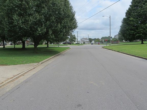 5th image of 299 Northwood Ter
