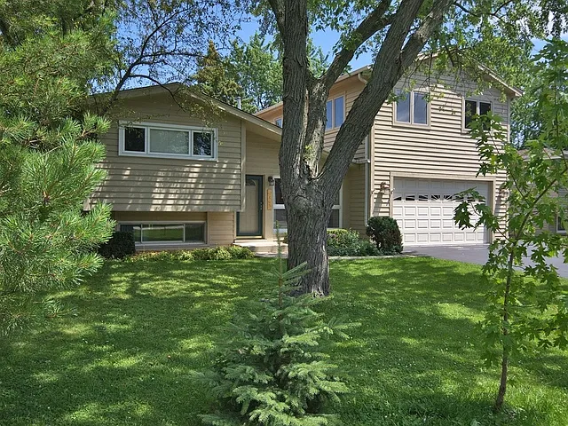 1805 Holly Ave photo 1