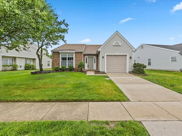 408 Elderberry Ct, Mount Laurel, NJ 08054