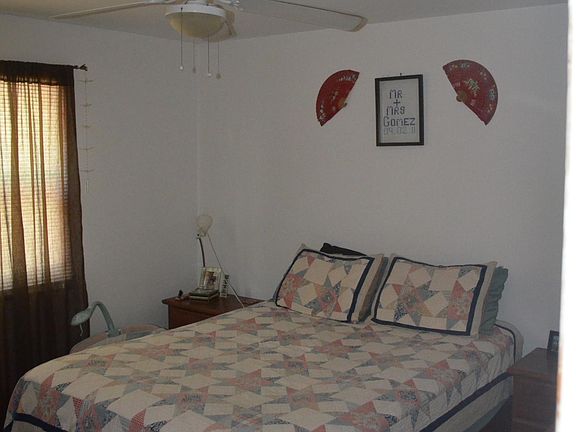4th image of 32 Oakwood Ave