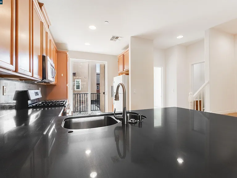 3091 Madsen St — Photo 10