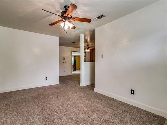 5th image of 611 Sun Valley Dr