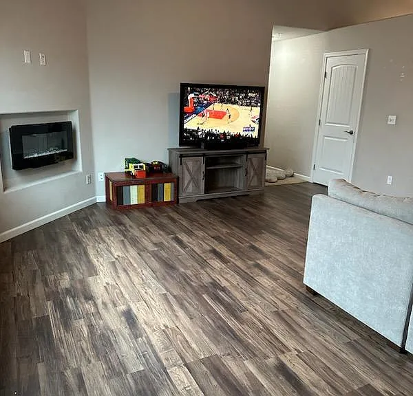 3066 W Center St — Photo 2