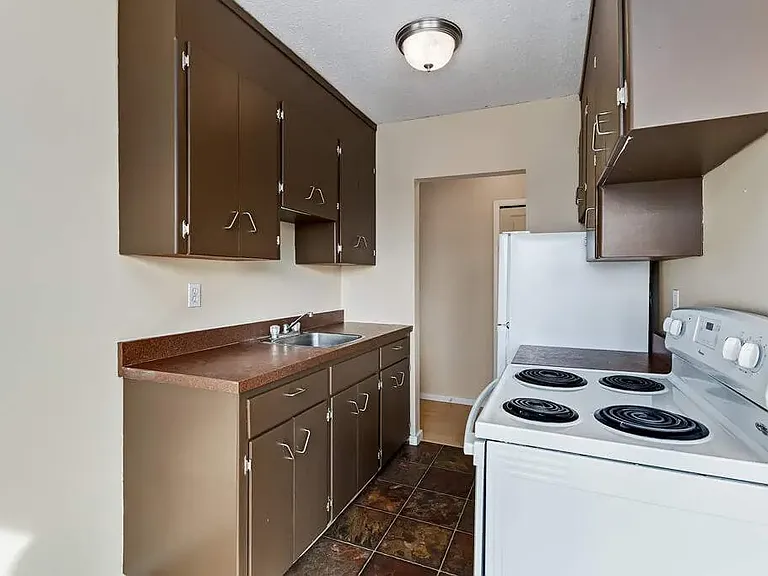233 Bradbrooke Dr #13 — Photo 5