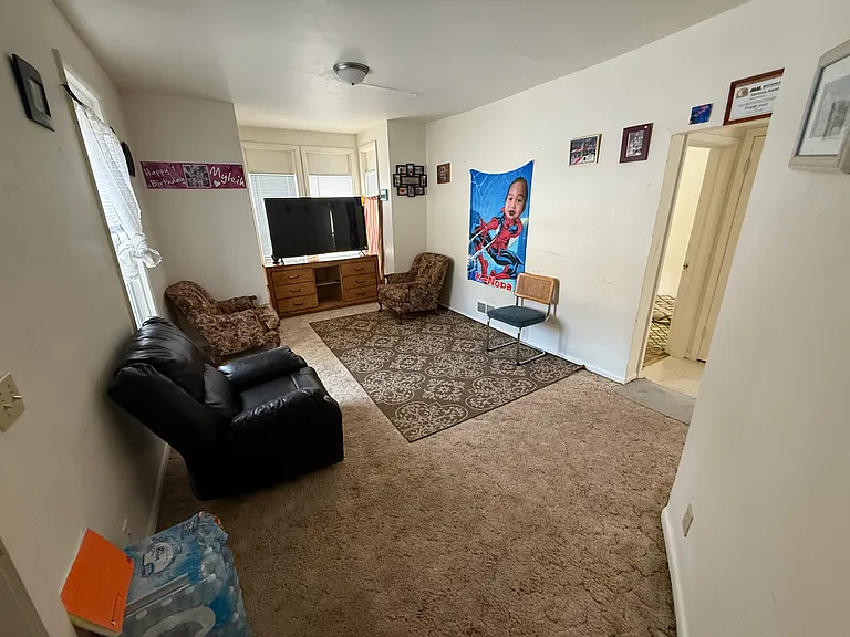 233 Niagara St — Photo 5